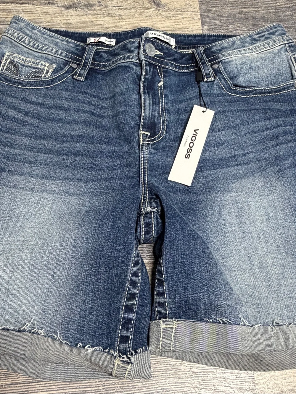Vigoss Womens Size 18 Bermuda Denim Shorts Embellished Cuffed Stretch Jeans NWT